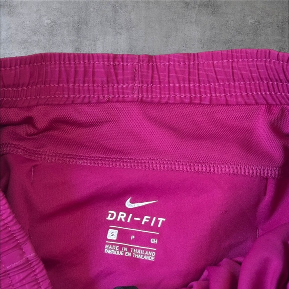Nike Dri Fit Running Shorts Small Fuchsia Pink Athletic Athleisure Activewear‎ - Picture 6 of 6